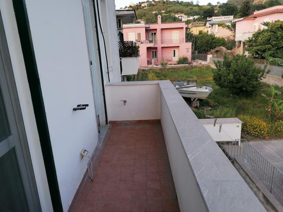 Grazioso Appartamento A Ischia Zona Pilastri Exterior foto